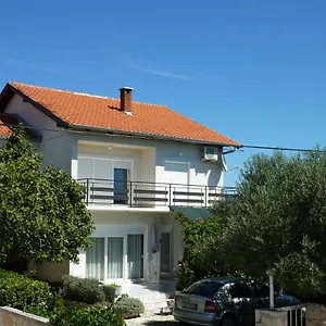 Three Bedroom & - Zdrijac Apartmán