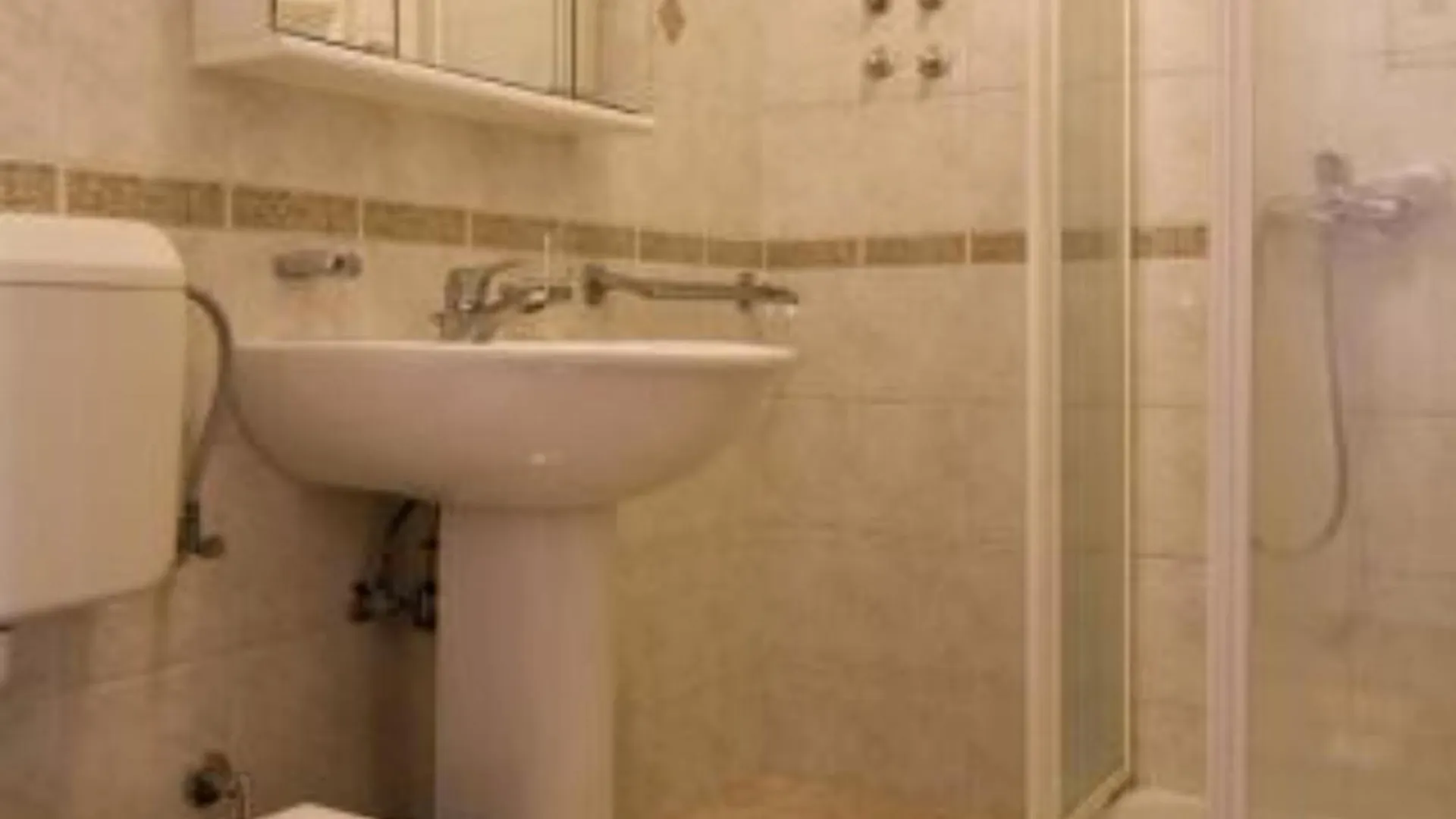 Guest House Burela Nin